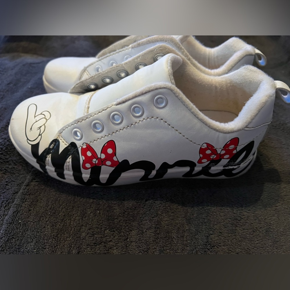 Disney GroundUp Minnie Mouse Sneakers White w/Black name/White gloves/Red bows